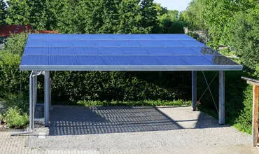 Ombrière solaire de carport
